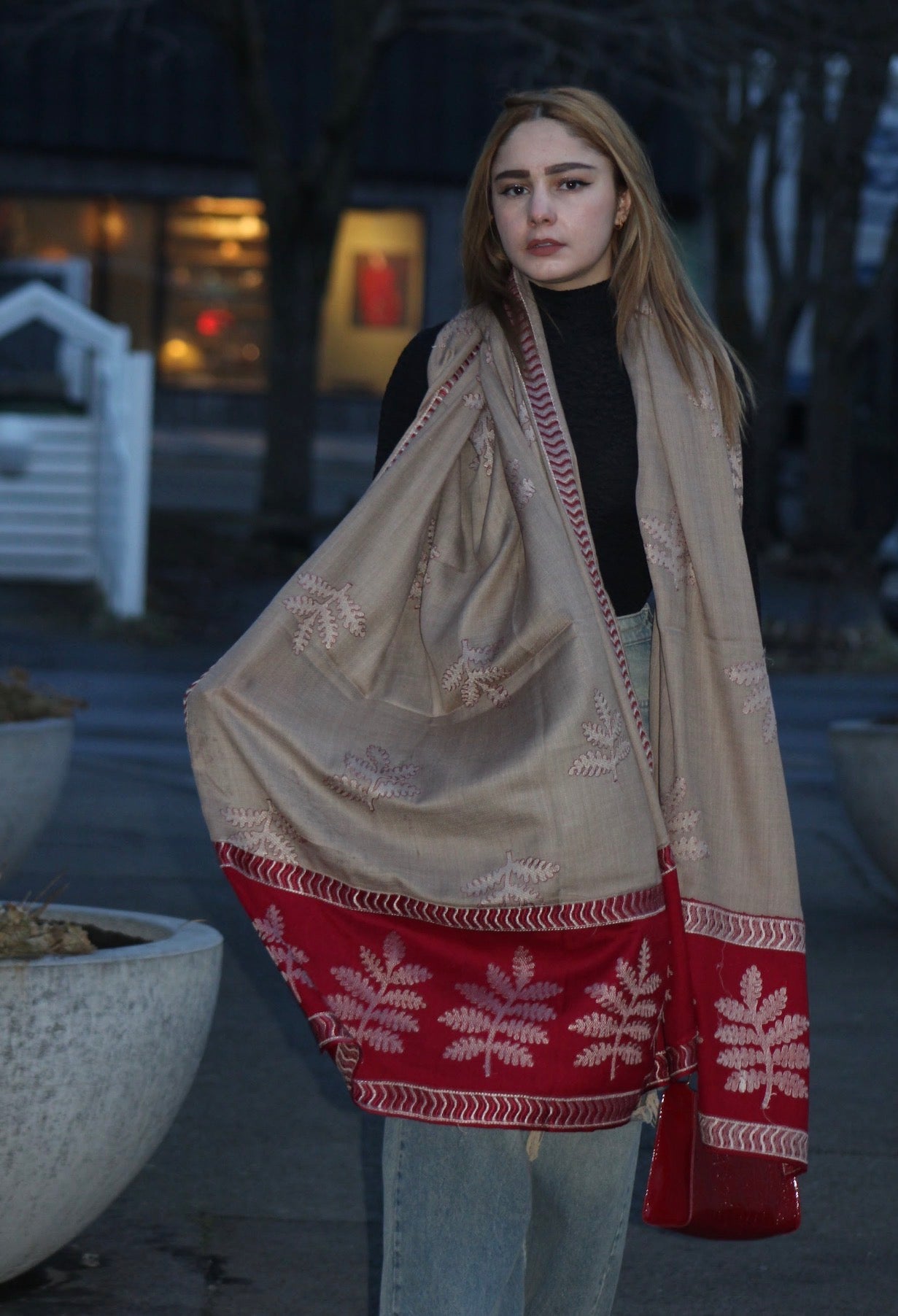 Nora Wool Blend Shawl / Beige & Red