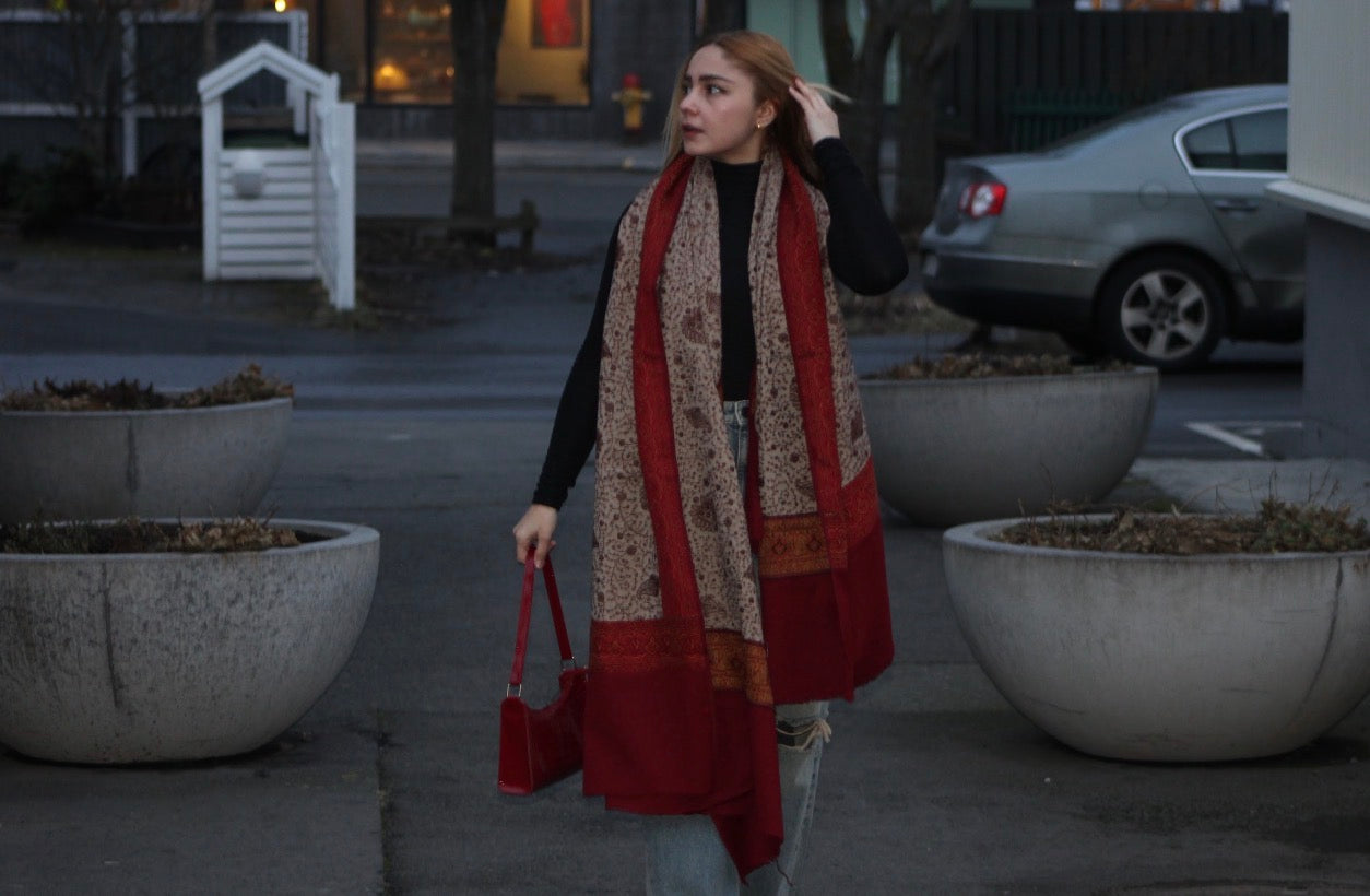 Classic Paisley Wool-Blend Shawl – Deep Red & Beige